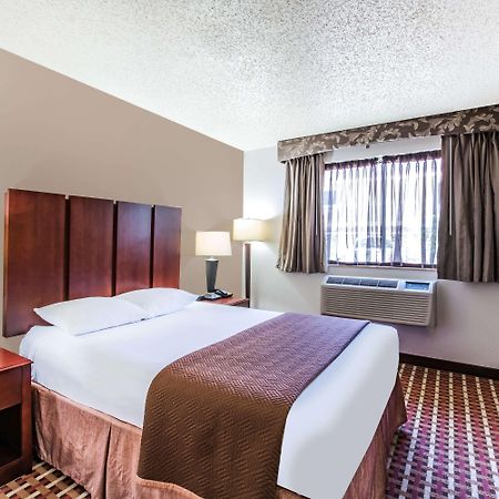 Hotel Super 8 By Wyndham Harlingen Tx Exterior foto