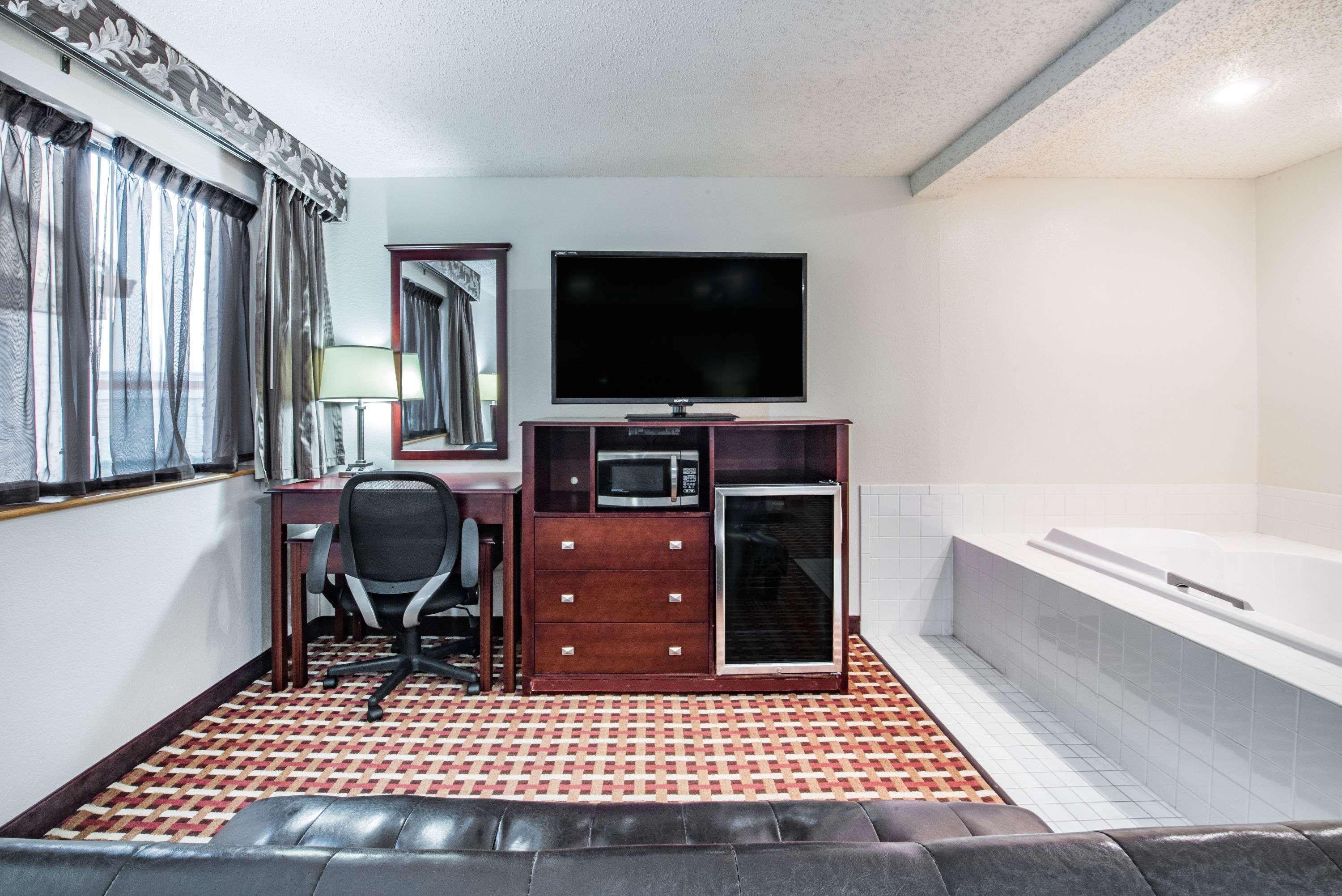 Hotel Super 8 By Wyndham Harlingen Tx Exterior foto