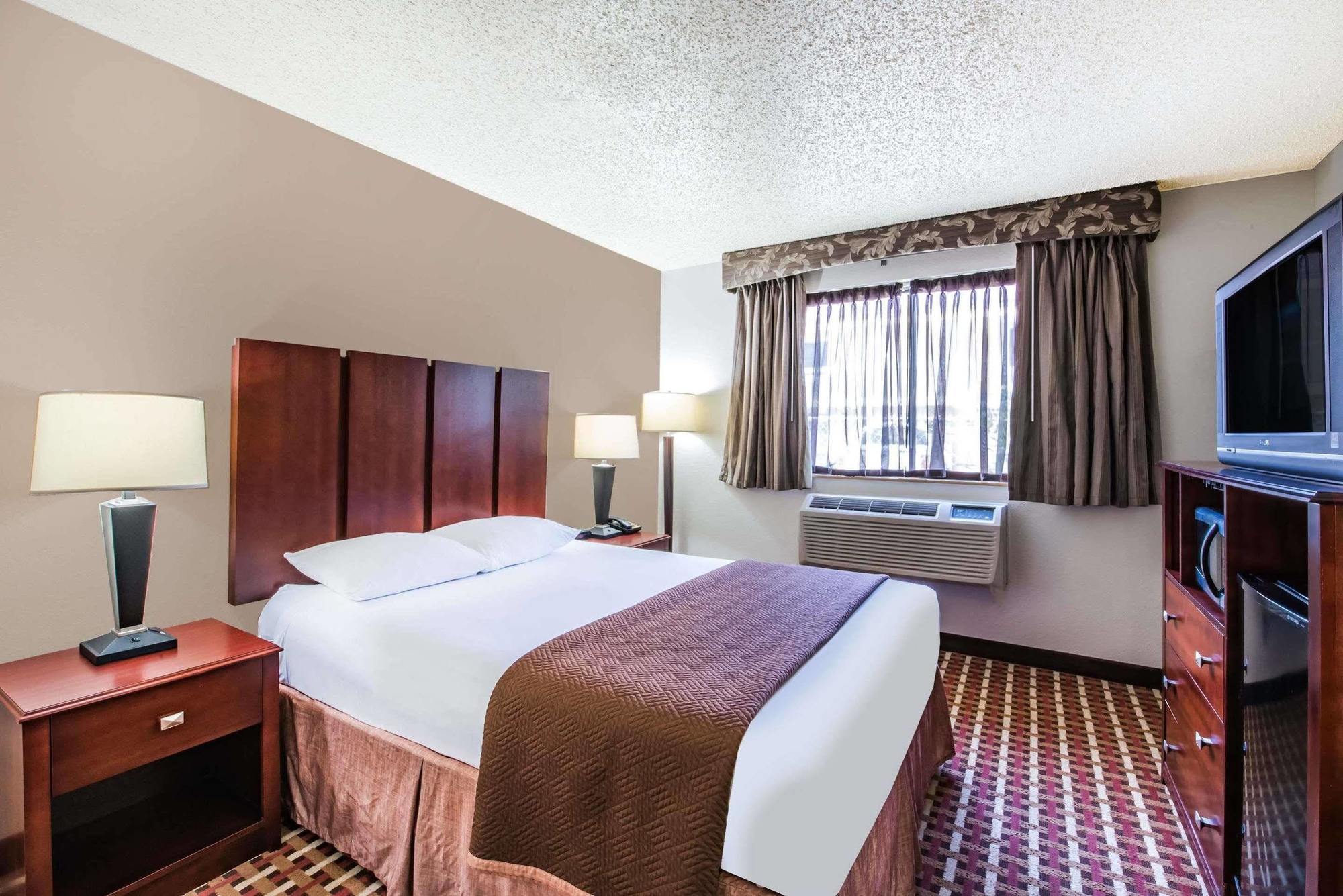 Hotel Super 8 By Wyndham Harlingen Tx Exterior foto
